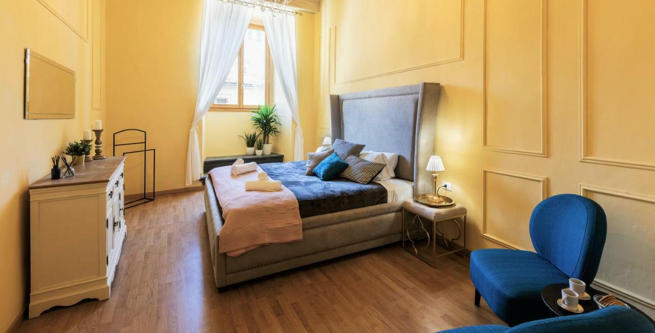 Historic Center Palace - Huge 4 Bedrooms Santa Croce Apartment - By LikehomeFirenze Kültér fotó