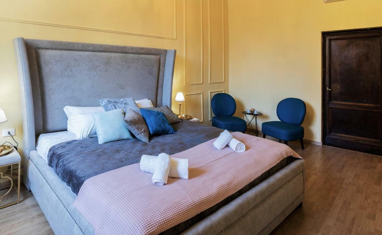 Historic Center Palace - Huge 4 Bedrooms Santa Croce Apartment - By LikehomeFirenze Kültér fotó