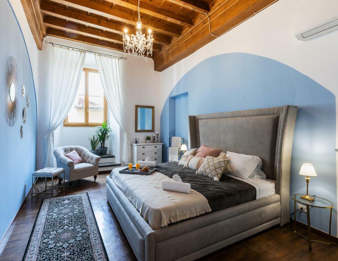 Historic Center Palace - Huge 4 Bedrooms Santa Croce Apartment - By LikehomeFirenze Kültér fotó