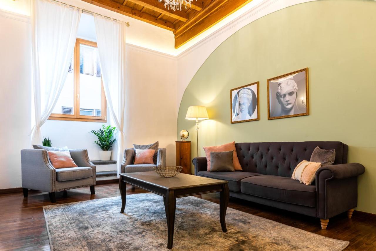 Historic Center Palace - Huge 4 Bedrooms Santa Croce Apartment - By LikehomeFirenze Kültér fotó