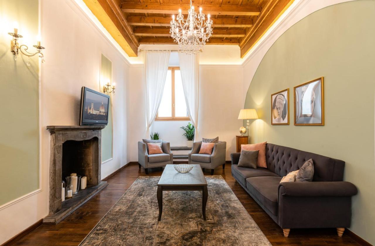 Historic Center Palace - Huge 4 Bedrooms Santa Croce Apartment - By LikehomeFirenze Kültér fotó