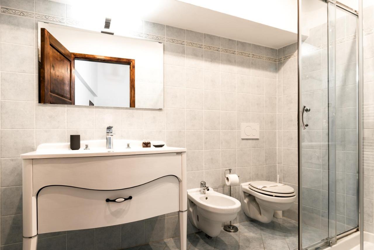 Historic Center Palace - Huge 4 Bedrooms Santa Croce Apartment - By LikehomeFirenze Kültér fotó