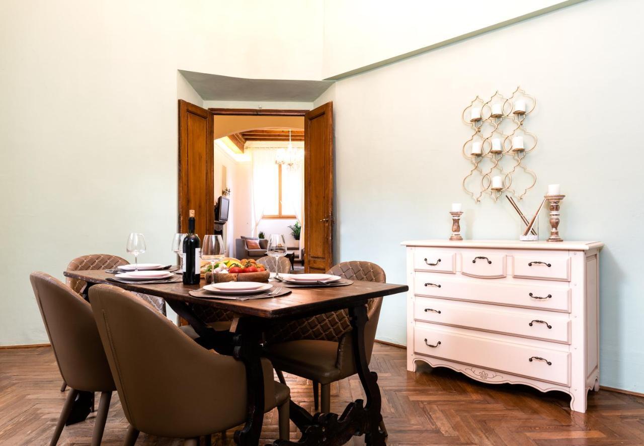 Historic Center Palace - Huge 4 Bedrooms Santa Croce Apartment - By LikehomeFirenze Kültér fotó